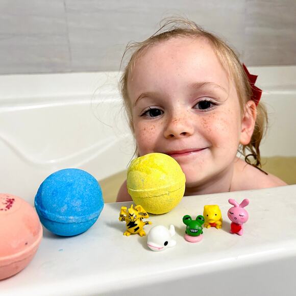 12 Bath Bombs for Kids with Surprise Toys Inside - Picture 6 of 8